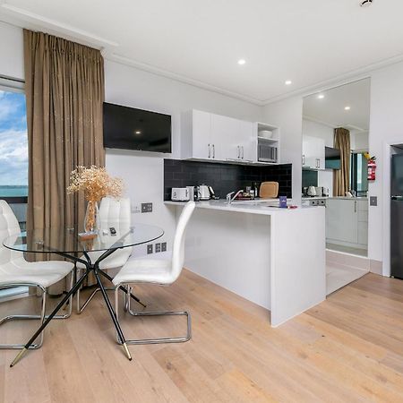 Exquisite Sun Soaked Corner Apartment 오클랜드 외부 사진